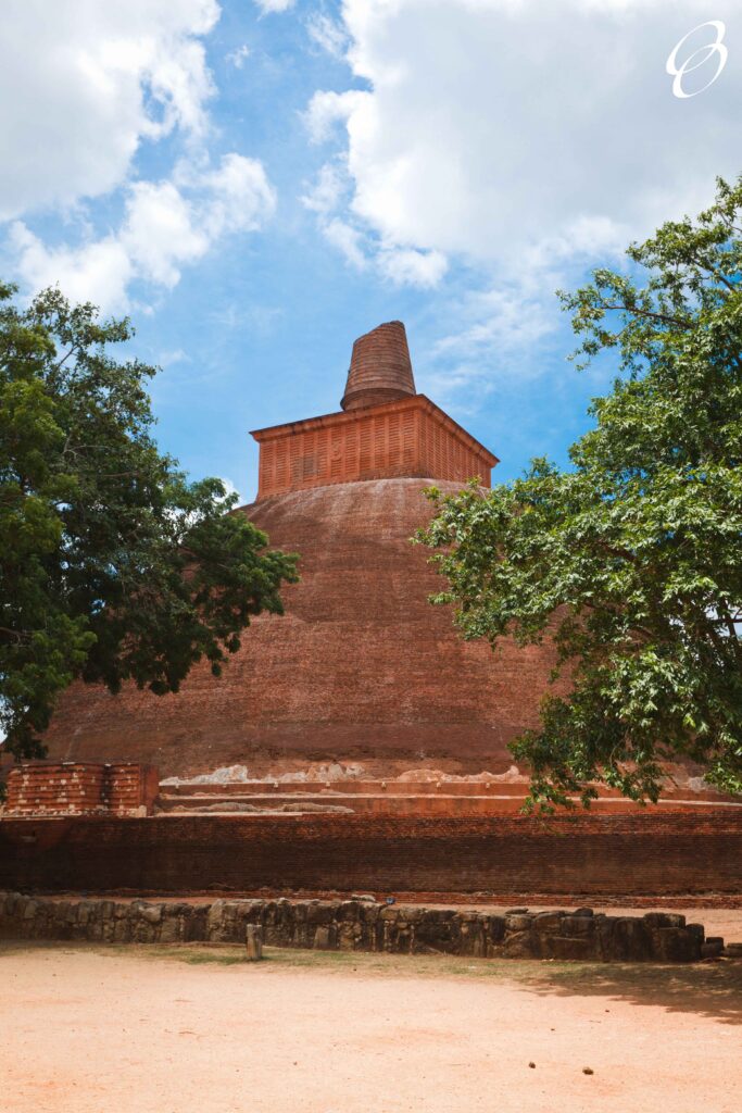 Jetavaranama dagoba (stupa). Anuradhapura, Sri Lanka